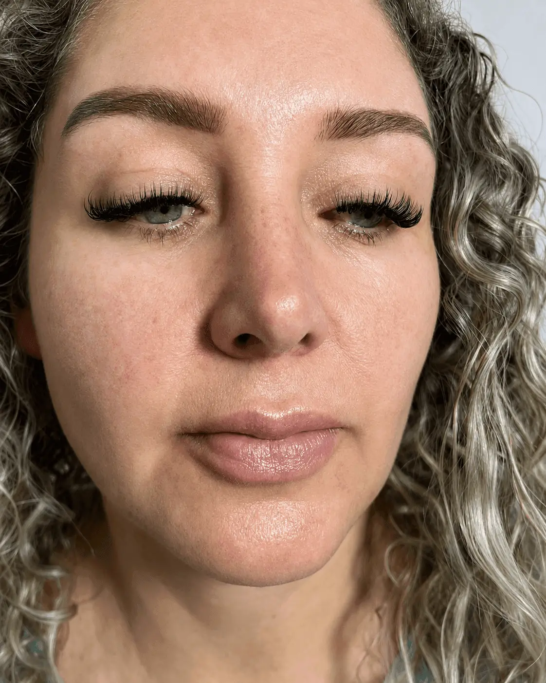 Resultado de cejas y pestañas en Making Blonde