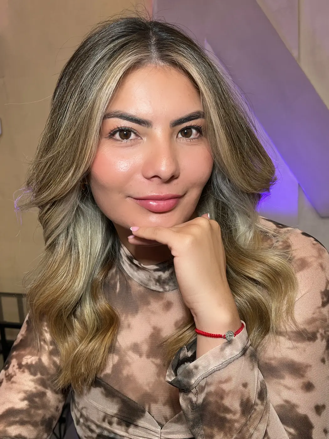 Resultado de corte, color y peinados en Making Blonde